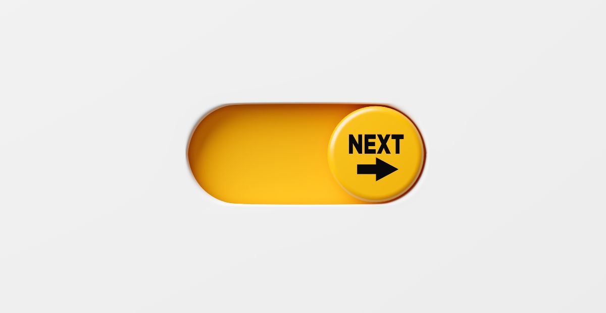 a push indicator on a computer screen that says next and has an arrow pointing to the right